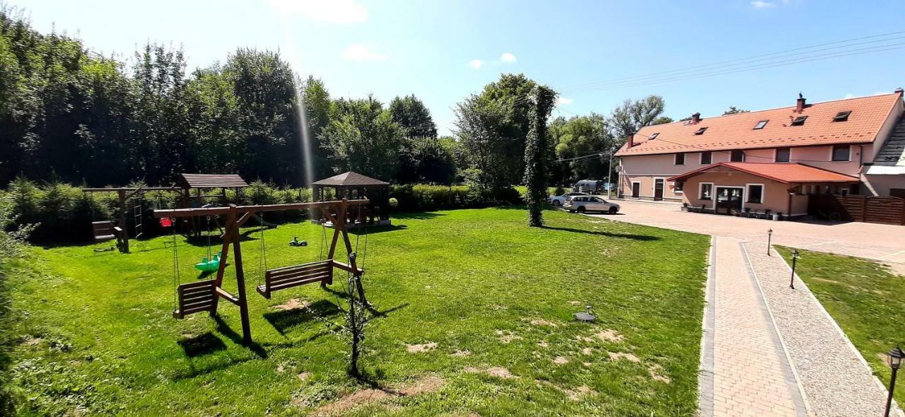 Zajazd Zamkowy - Schlossgasthof Krag Extérieur photo